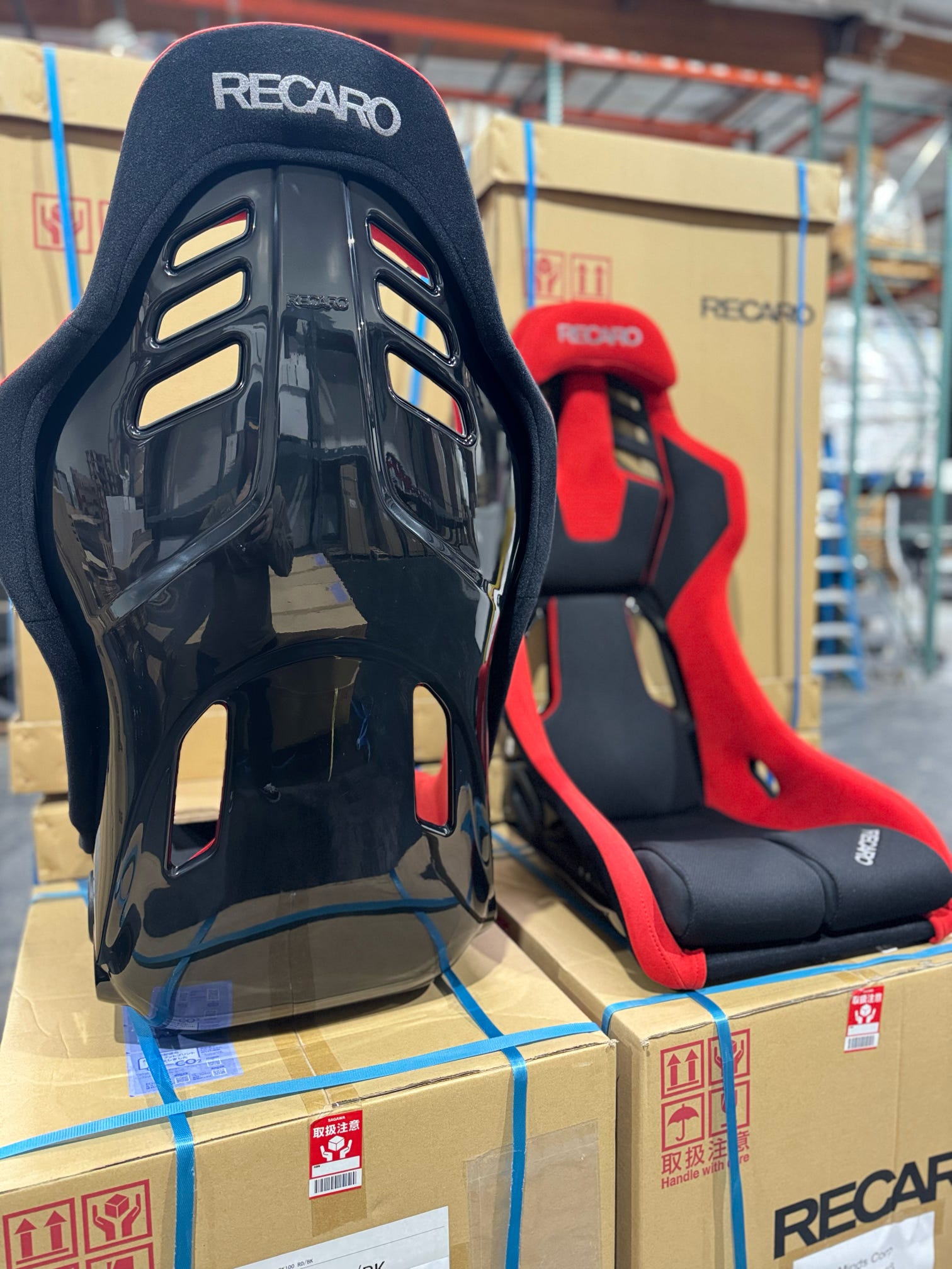 Recaro RSS BK Large FRP Seat in Kamui Red / Brilliant Mesh Black | 81-089-67.658-0