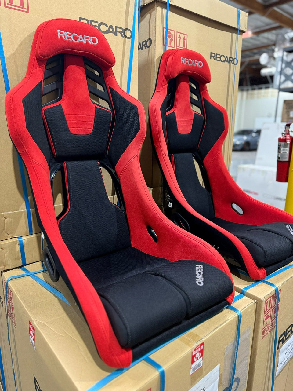 Recaro RSS BK Large FRP Seat in Kamui Red / Brilliant Mesh Black | 81-089-67.658-0